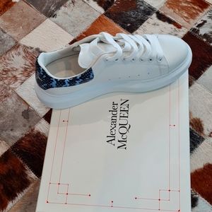 Brand new, never worn classic sneakers